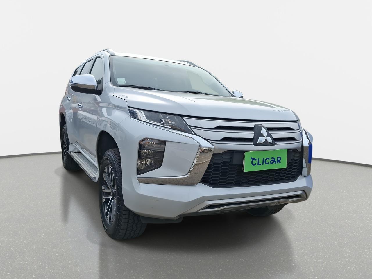 Station Wagon Mitsubishi Montero Sport