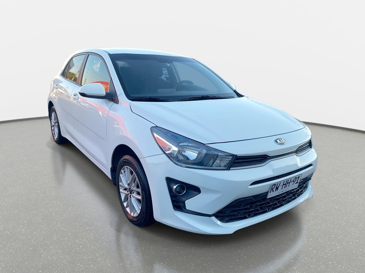 Automovil Kia Rio 5
